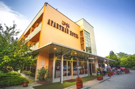 Apartman Hotel, Bk, Bkfrd