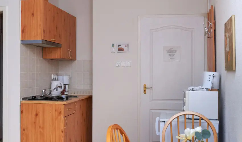 Brigitte Apartman Bk, Bkfrd