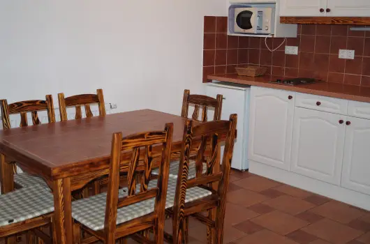 EMAN Apartmanh�z S�rv�r, S�rv�r, B�k, B�kf�rd� - 21 km