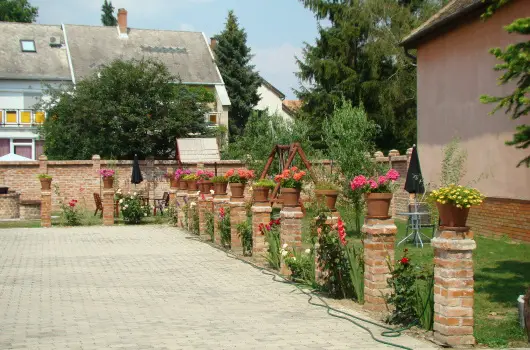 EMAN Apartmanh�z S�rv�r, S�rv�r, B�k, B�kf�rd� - 21 km