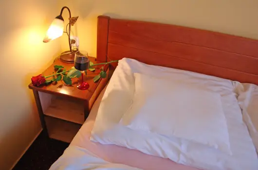 HoldLux Apartmanok, Srvr, Bk, Bkfrd - 20 km