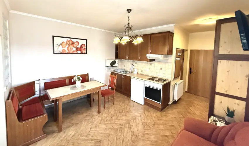 HoldLux Apartmanok S�rv�r