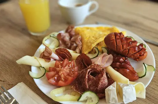 Holdvirg Hotel, Srvr, Bk, Bkfrd - 20 km