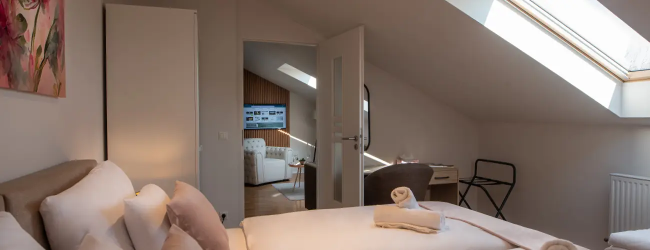 Holdvirg Hotel Srvr - Napi r flpanzival- teljes elrefizetssel (1 jtl)