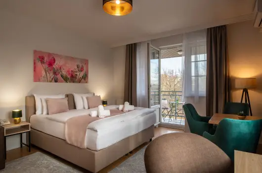 Holdvir�g Hotel, S�rv�r, B�k, B�kf�rd� - 20 km