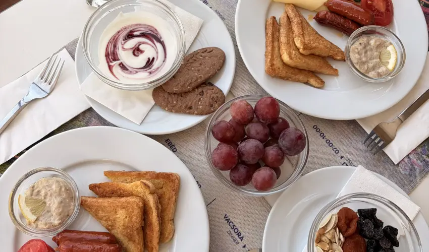 Hotel Bassiana S�rv�r