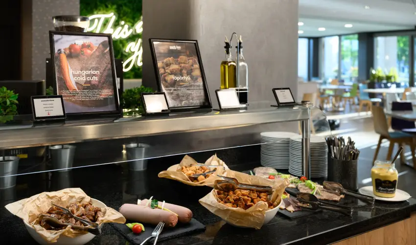 Park Inn by Radisson S�rv�r Resort & Spa S�rv�r