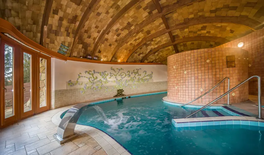 Hotel Piroska Bk, Bkfrd