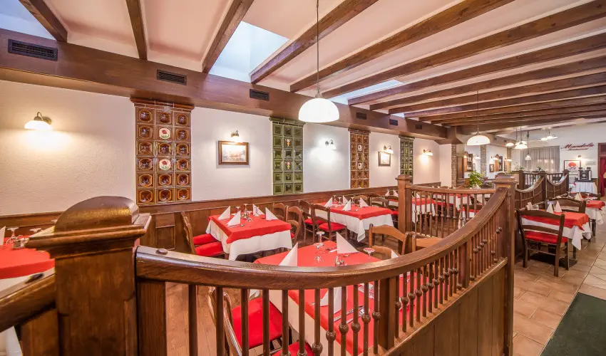 Hotel Piroska Bk, Bkfrd