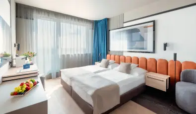 Hunguest Bk Bk, Bkfrd