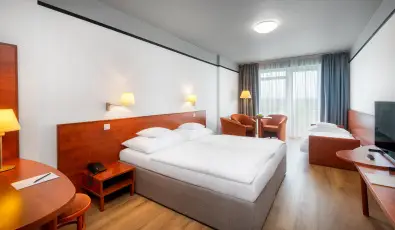 Hunguest Bk Bk, Bkfrd