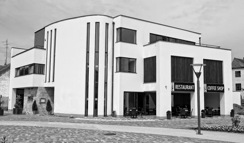 Hotel Vikt�ria S�rv�r