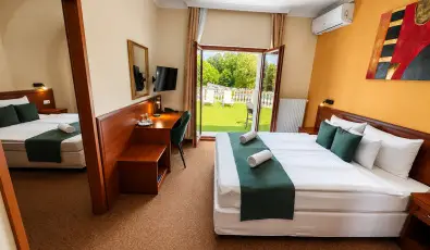 Hotel Vikt�ria S�rv�r