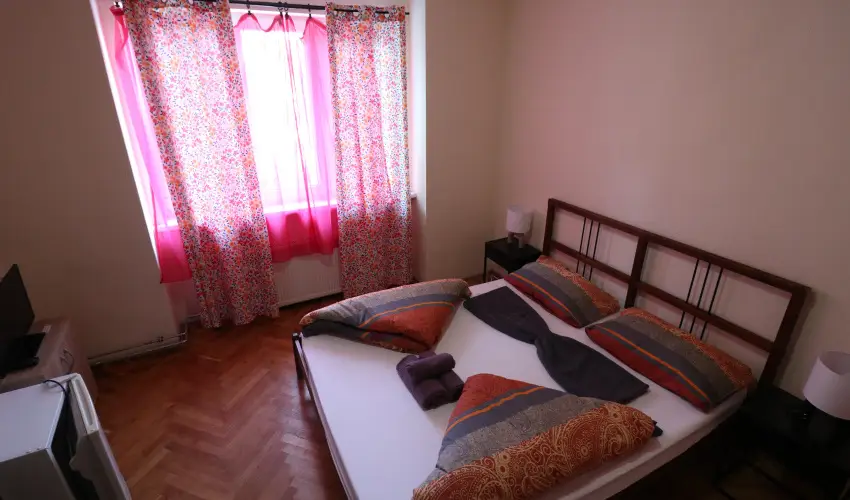 K�bor Macska Fogad� K�szeg