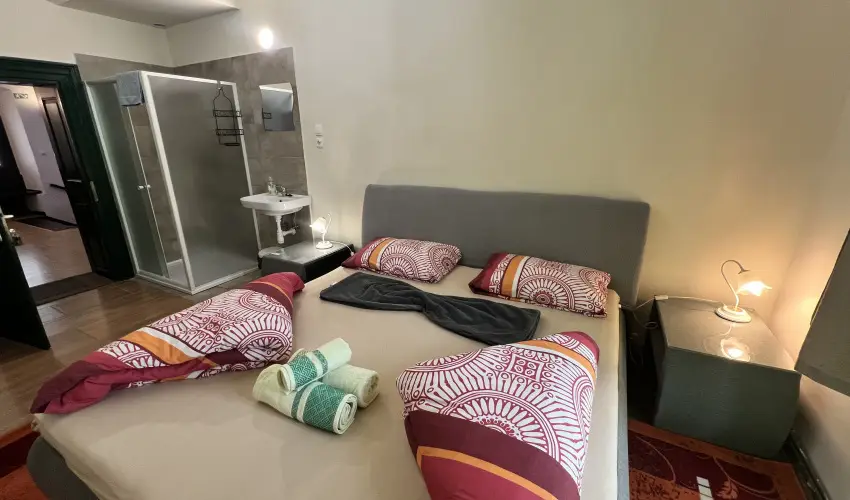 K�bor Macska Fogad� K�szeg