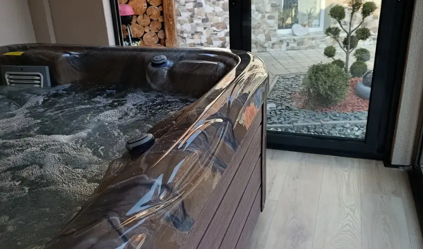 K�kert Pihen�h�z K�szeg