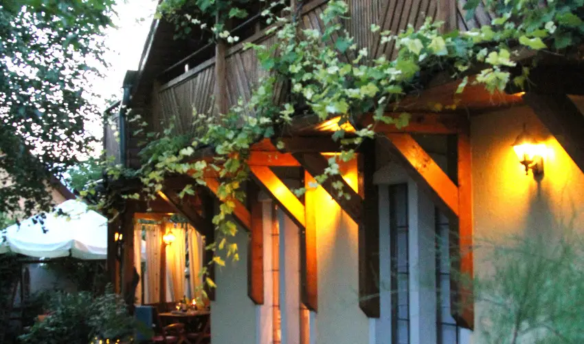 K�szeghegyalja Vend�gh�z Horv�tzsid�ny