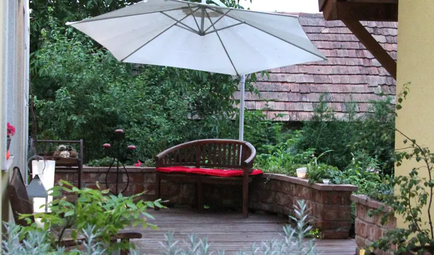 K�szeghegyalja Vend�gh�z Horv�tzsid�ny