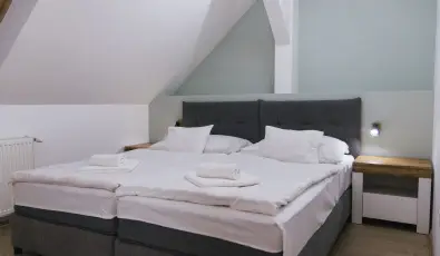 T�-Part Panzi� & Rendezv�nyk�zpont K�szeg