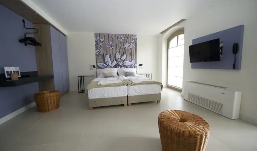 Vadkert Major S�rv�r